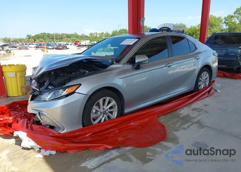 2024 Toyota Camry Le z USA, uszkodzony, nr VIN 4T1R11AK3RU912519